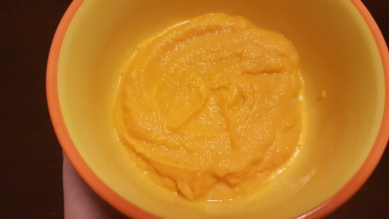 Tonno scottato in crema di carote allo zafferano e zucchine grigliate