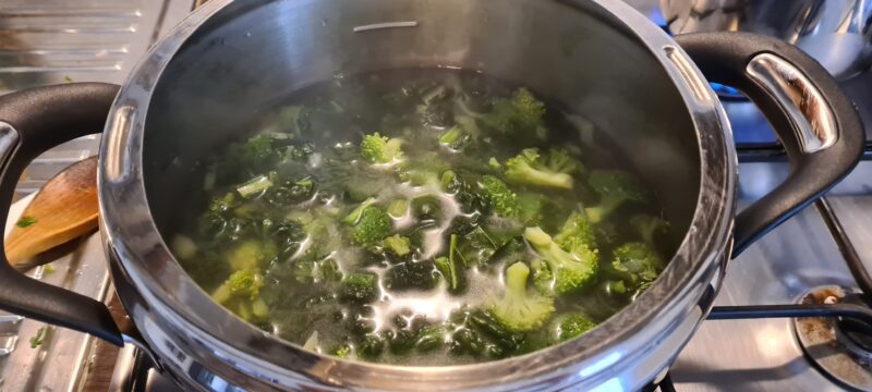 Zuppa di verdure verdi