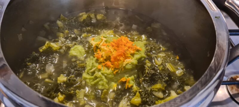 Zuppa di verdure verdi